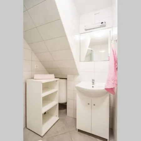 Apartment Apartma N'poznam Tobacna *