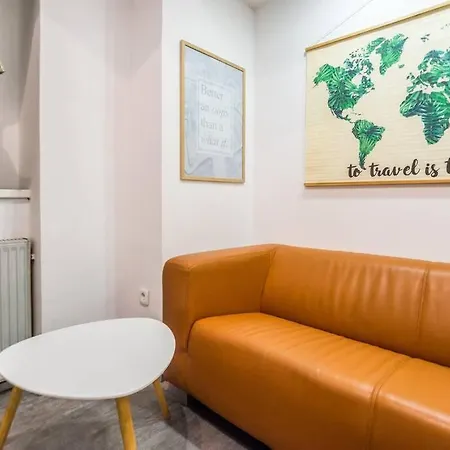 Apartma N'poznam Tobacna Apartment *