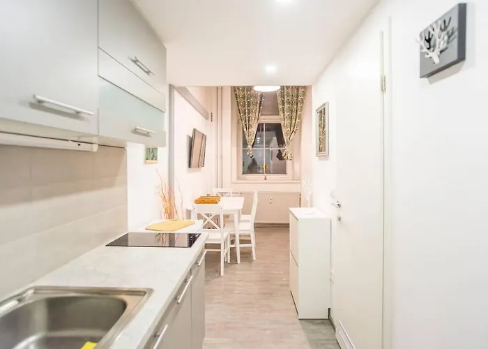 Apartma N'poznam Tobacna Apartment