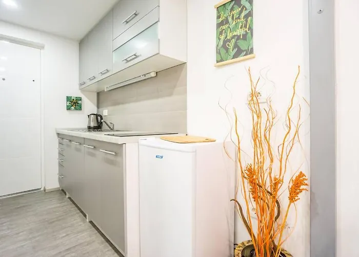 Apartma N'poznam Tobacna Apartma *