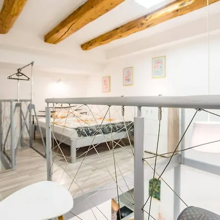 Lägenhet Apartma N'poznam Tobacna Ljubljana